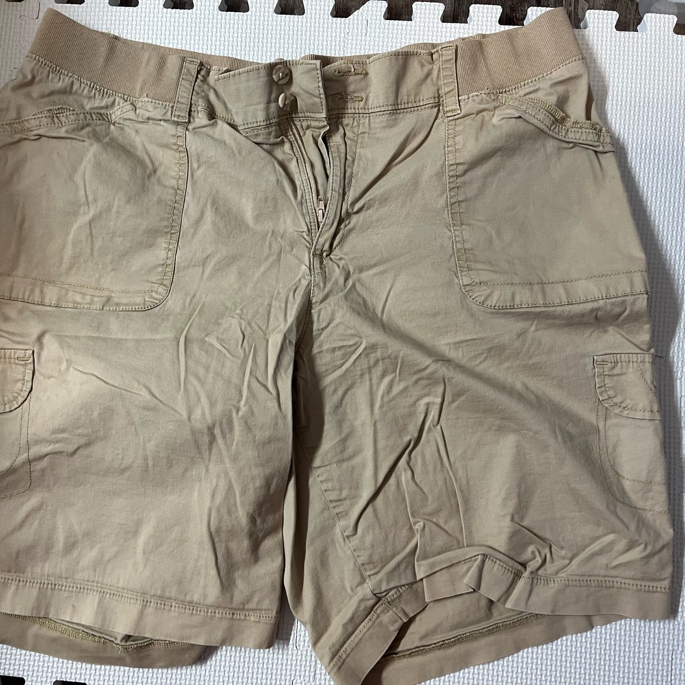 Lee Women’s  Tan Cargo Shorts